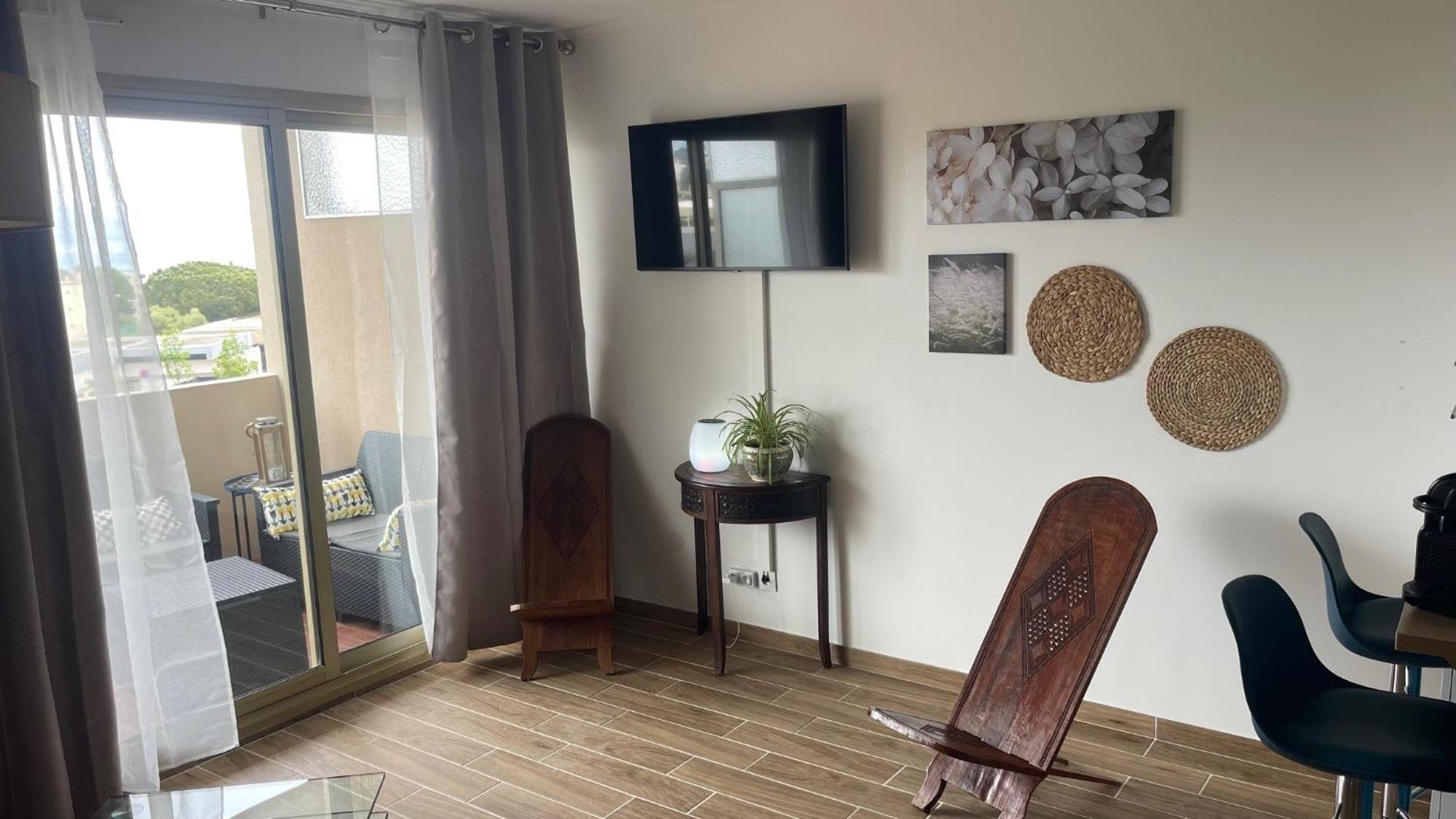 Joli Studio Vue Mer, Piscine, Tennis, Parking Antibes Dış mekan fotoğraf